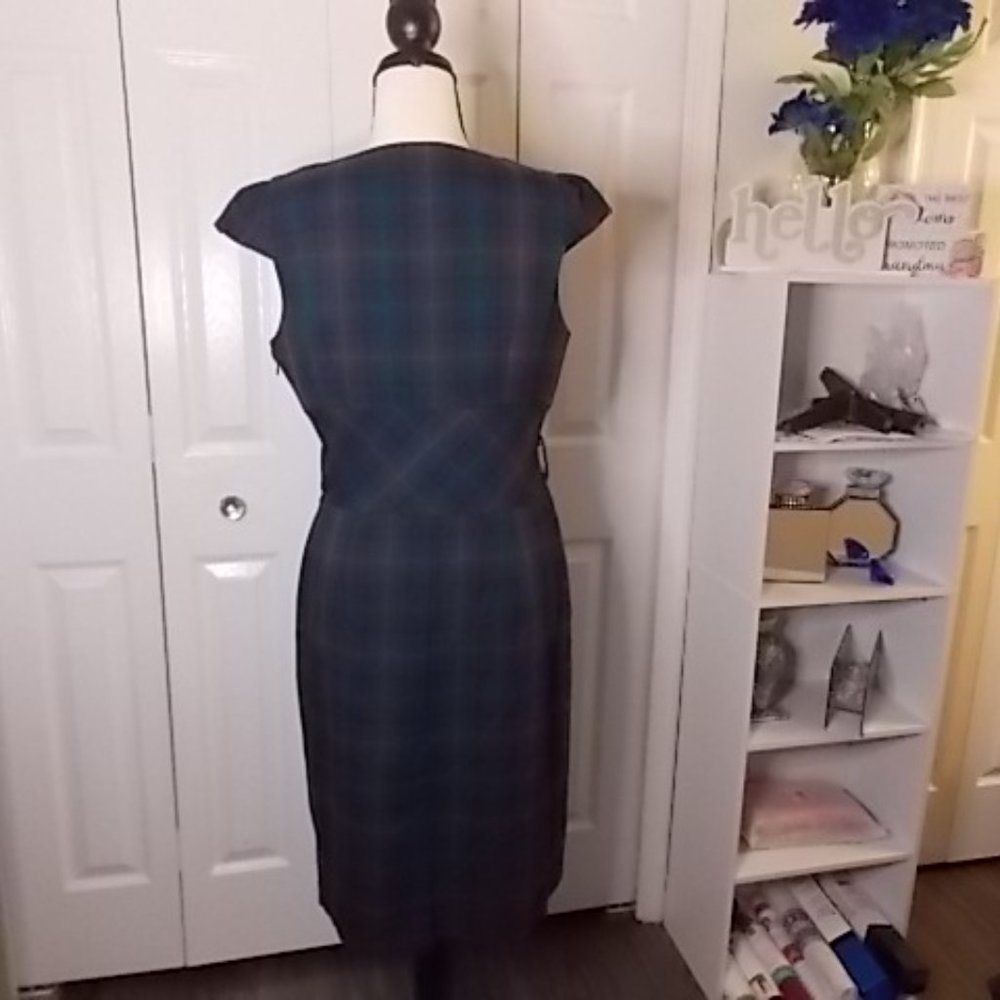 Dress - Picture 2 of 2